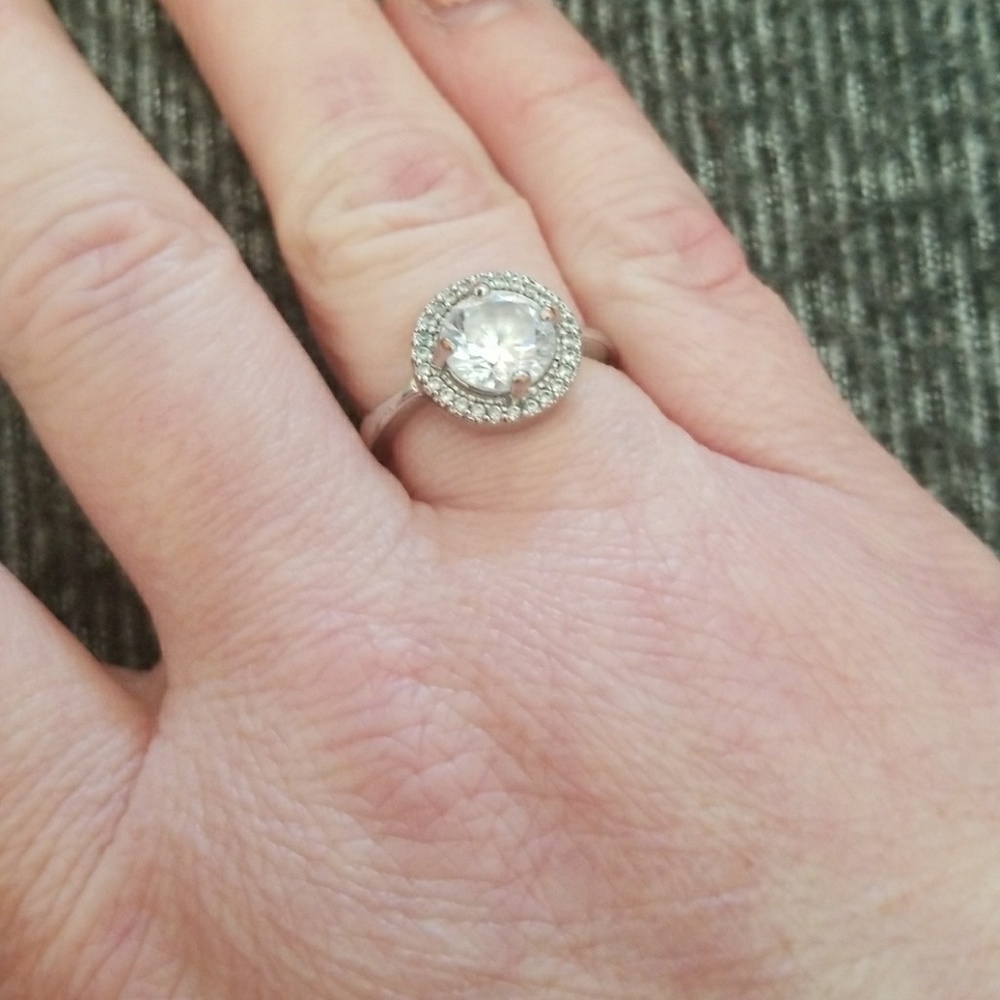 Costume Jewelry Ring - Picture 3 of 5